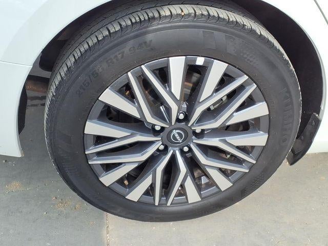 2025 Nissan Altima SV - Photo 8