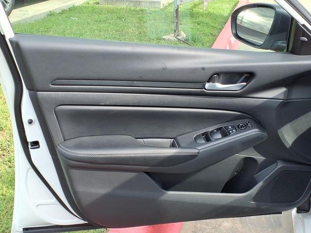 2025 Nissan Altima SV - Photo 9