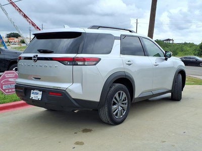 2025 Nissan Pathfinder SV