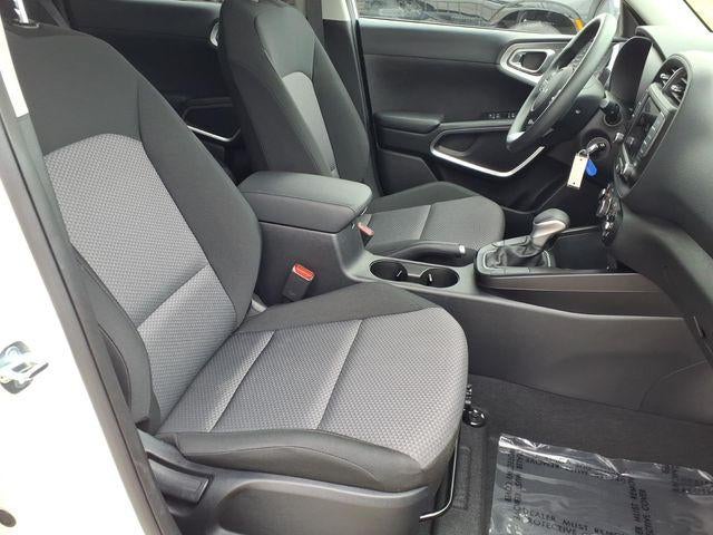 2025 Kia Soul LX - Photo 13